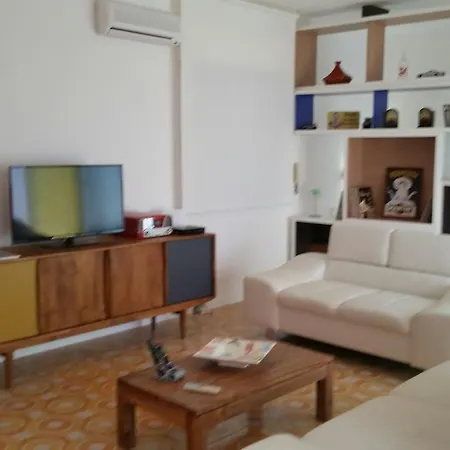 Holiday Апартаменты *